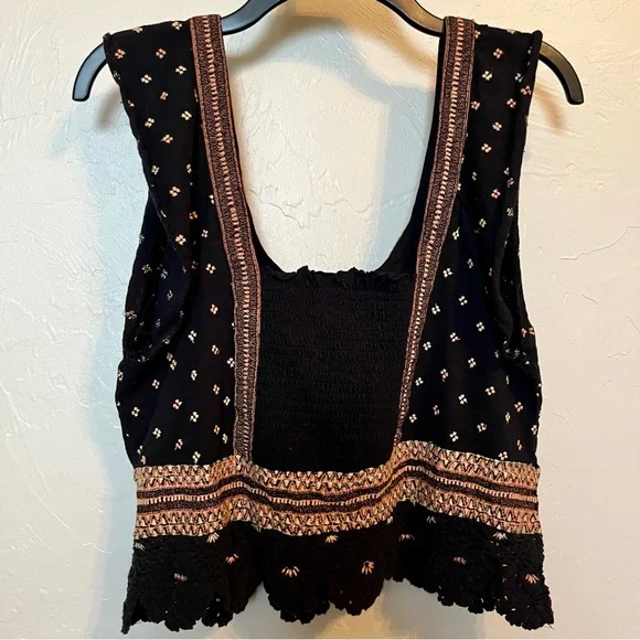 Free People Santorini Tank Top Crochet Trim Embroidered Smocked Back Size L EUC - Picture 7 of 14